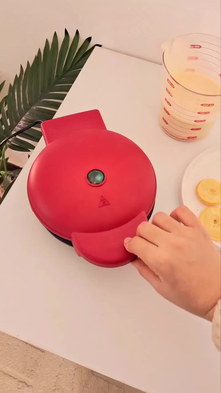 حضّر دونات طازجة ولذيذة في بيتك خلال دقائق 🍩🔥
بدون تعب وبدون قلي بزيت غزير!
✔ تصنع لك 7 حبات مرة وحدة 👌
✔ سطح غير لاصق وسهلة التنظيف.
✔ حجم صغير يناسب أي مطبخ.

💗 اذا كنت من محبي الدونات اكتب " دونات" يصلك سعر بعرض مميز

RAN HomeStore
خلي حلوياتك جاهزة بسرعة وبأقل مجهود!
#ran_homestore #instagood #sweet 
#دونات


**إذا كنت صاحب هذا الإعلان وتريد حذفه لأي سبب، رجاءا أرسل رسالة إلى الدعم الفني**