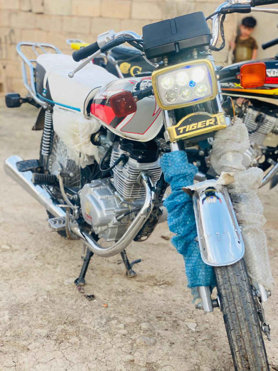 السلام عليكم عندنا موتور اربعه ايام 21 محرك ما مفتوح سعر 500 وبي مجال قليل


**إذا كنت صاحب هذا الإعلان وتريد حذفه لأي سبب، رجاءا أرسل رسالة إلى الدعم الفني**