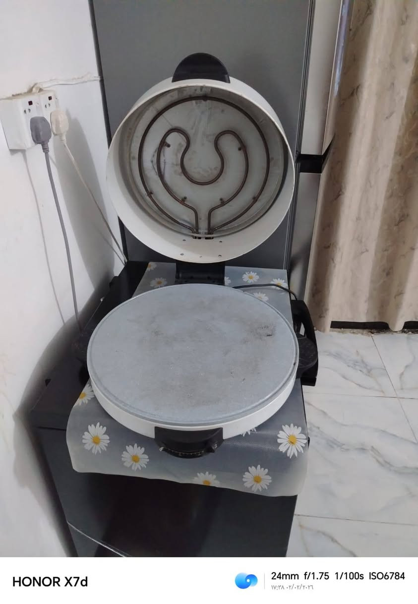 ميز مرايه نجاره سعره ٧٥ غساله شغاله ما داخله تصليح سعرها ٧٥ تنور كهربائي تركي سعره ٢٥ ديوان أربع مقاعد سعره ٤٠ بيه مجال الاتصال  ***********
