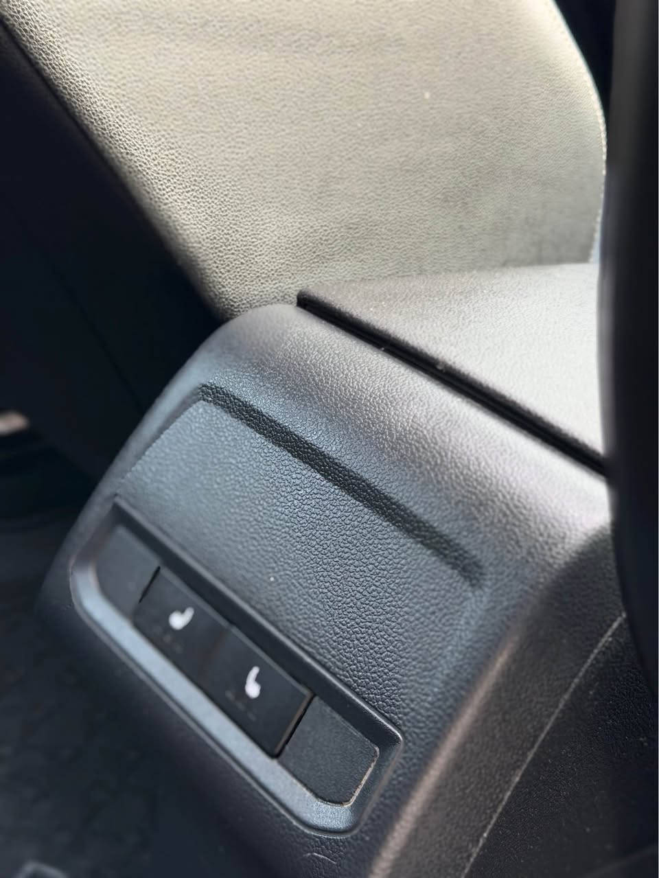 جيتا موديل 2023 مواصفات امريكي SEL پرينيوم فول فول بونيت چاملغ پشتي سبوغ ناوي نه كرتون به شه رت ارباگ سوكان شان سيستم شركة 20 هه زار ميل روشتوه سعري 165$ كه ميك معاملة ژ.م *********** أربيل, العراق
