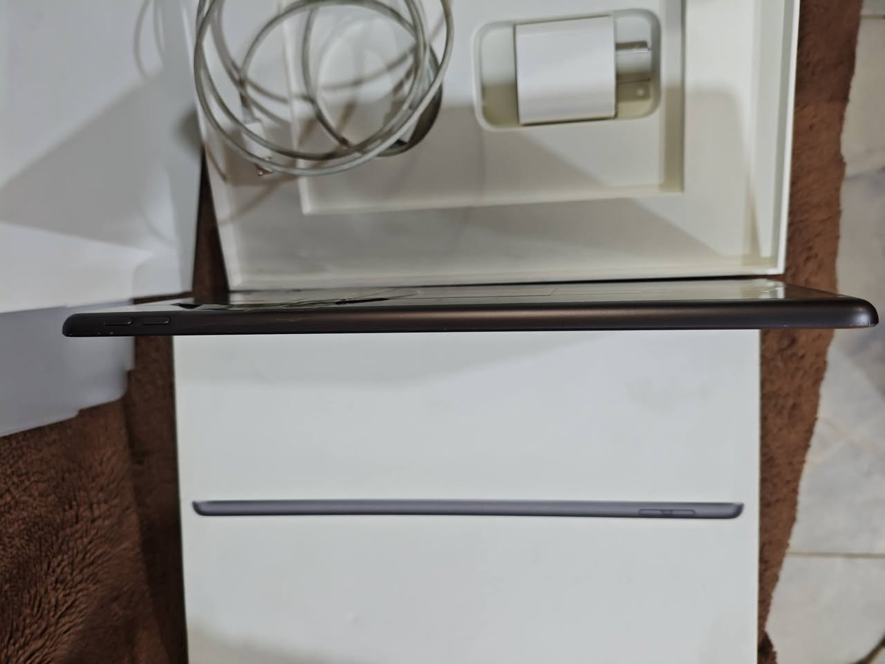 ايباد 9 ذاكره 64 مشحون 130 مره 
نضافه 99
ملحقاته شاحنه باكيت
السعر 240
متوفر خدمة توصيل لكل المحافضات


**إذا كنت صاحب هذا الإعلان وتريد حذفه لأي سبب، رجاءا أرسل رسالة إلى الدعم الفني**