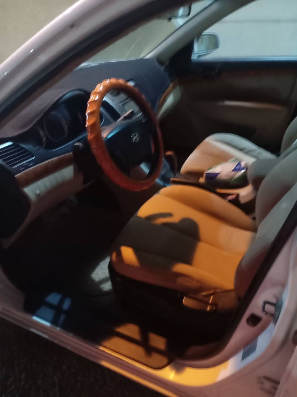 سوناتا 2010 خليجي رقم دولي بابل مكفوله عدا ال جاملغ الموضح بالصوره وجوه الباب شخط هم موضح بالسونار السياره حلوه كلش محرك 2000 السعر 123 وبيها مجال حگ الجيه الأتصال ***********
