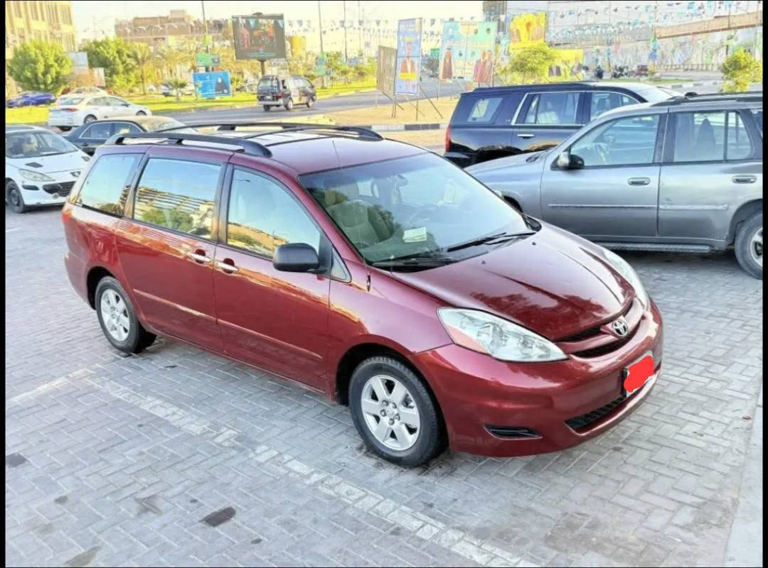 السلام عليكم 
تيوتا سينا للبيع موديل 2008
محرك 6سلندر 3500
مكفوله من ضربه وصبغ عام وكير ومحرك وشاصي مكفولات 
فقط جهة الراكب مصبوغه للجماليه والسونار موجود
تبريد ثلاث قطع ثلج
سياره جاهزه من كلشي ماتصرف عليها ربع 
جنطه شفط 
سبعه راكب سياحي 
سياره رقم بصره الدولي 
السياره باسمي ومشروع وطني وتحويل ثاني يوم 
السعر 120 وإذا تريد كلشي موجود بالسوك بس هاي سياره متعوب عليها وجاهزه من كلشي ومكفوله من الضربه 
للاستفسار مراسله الماسنجر او الاتصال على الرقم 
***********

