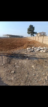 خلف عالم السحر • ٤٢٠٠م • طابو أخضر ٢٤٠٠سهم