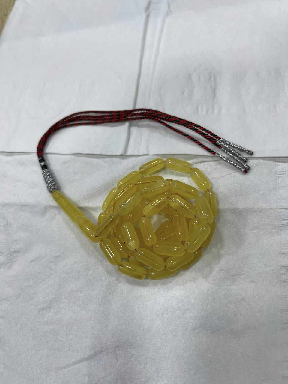 مسباح كهرهرب سوبر كبسولي حر طبيعي بل ذمة وين ما اتريد افحص الوزن 23غم شاهد ستندر  53خرزة حجر واحد خامة جميلة جدا تلبس بل رقبة السعر 150$ مكاني البصرة 
***********رقم تلفون
