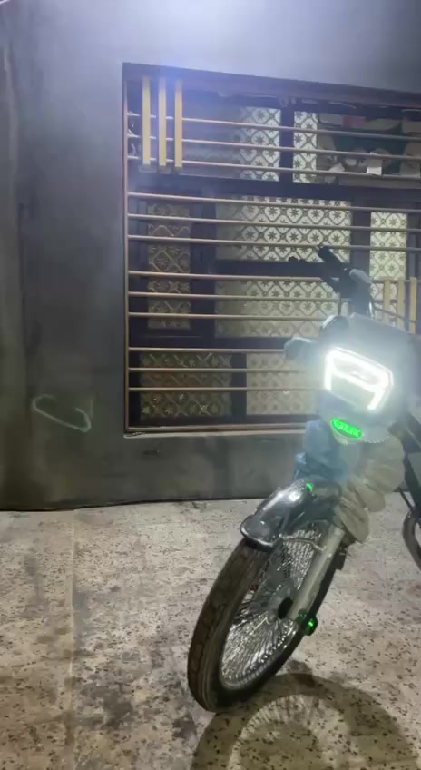 للبيع 2025 ماشي 2000 ديالي سد حمرين السعر 775 وبي مجال قليل ***********
