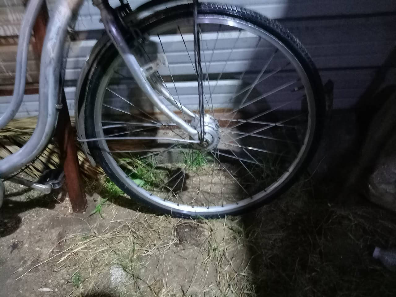 بايسكل بناتي للبيع
كلشي ما بيه

الزنجيل مدهن

فسفور ورا موجود

بريكات شغالة خلفي وامامي

الحجم 26

ستيرن عدل ومو معووج

السعر 90 واكو مجال

للاستفسار على الواتساب هذا الرقم مالتي

***********

العنوان حي الاعلام مثلجات الريان

وملاحظة اذا عندك بايسكل بناتي تعال نراوس
