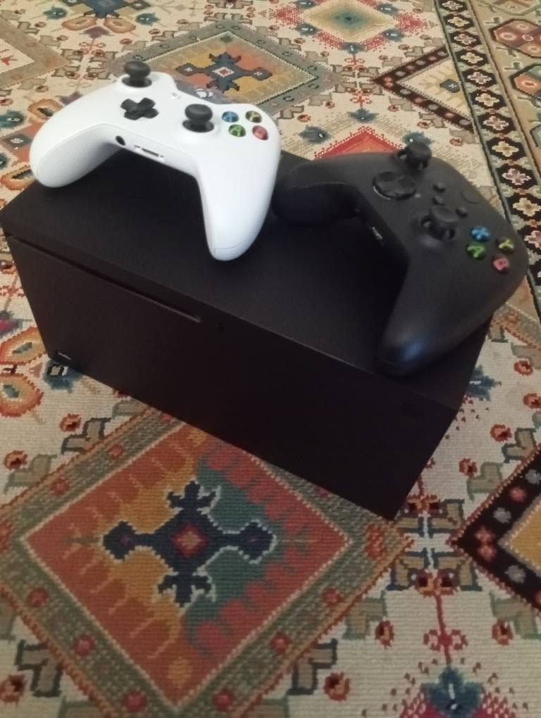 Xbox series x 2022 hard 1T
2 دەسک بۆ فرۆشتن شوێن هەولێر گەیاندن هەیە نرخی ٦ وەرەقە بەشەرت و زەمان *********** أربيل, العراق
