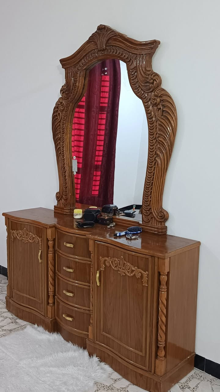 سلام عليكم
غرفه نوم كامله جديده جدا صاج 
السعر مليون 
مكان بغداد 
***********
