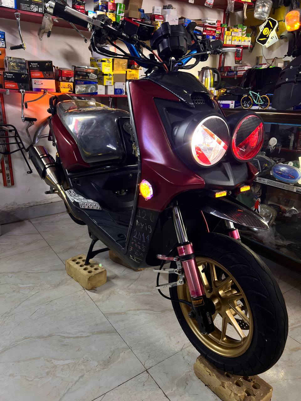 سكنز موديل ١٤ دراجه مكينه بلاد تزويد كلجات قبق كلجات من دبلات من سلف مهم دراجه شوفت عينك  مكانه واسط زبيديه رقمي *********** سعره خاص بيع فقط
