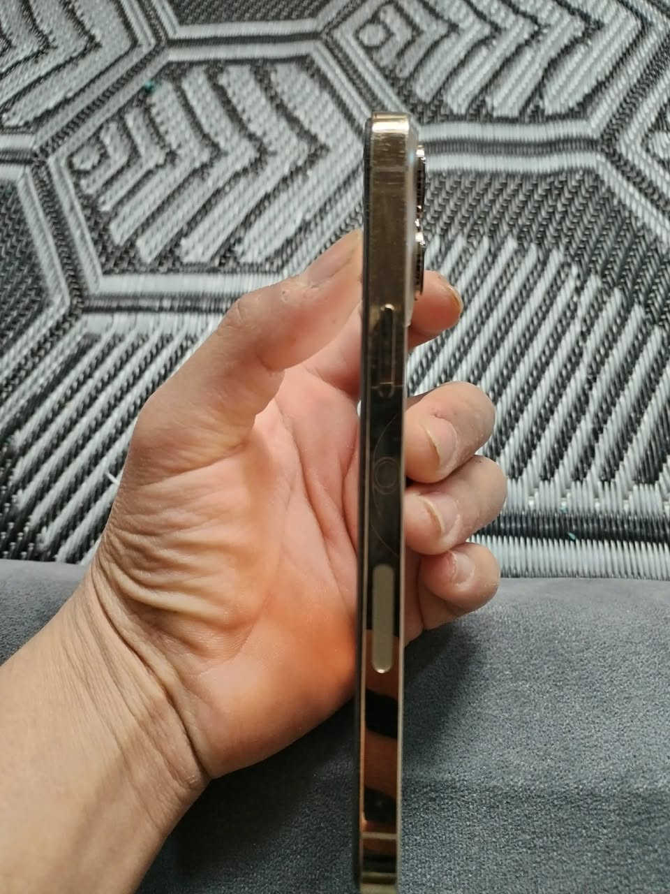 سلامو عليكم  ايفون ١٣برو ماكس موبايل جديد بطاريه ٩٥لا مبدله ولا مرفعه شرط شاشه متبدله 
سعرو ٥٠٠وبي مجال 
مكان موصل ايسره
***********
