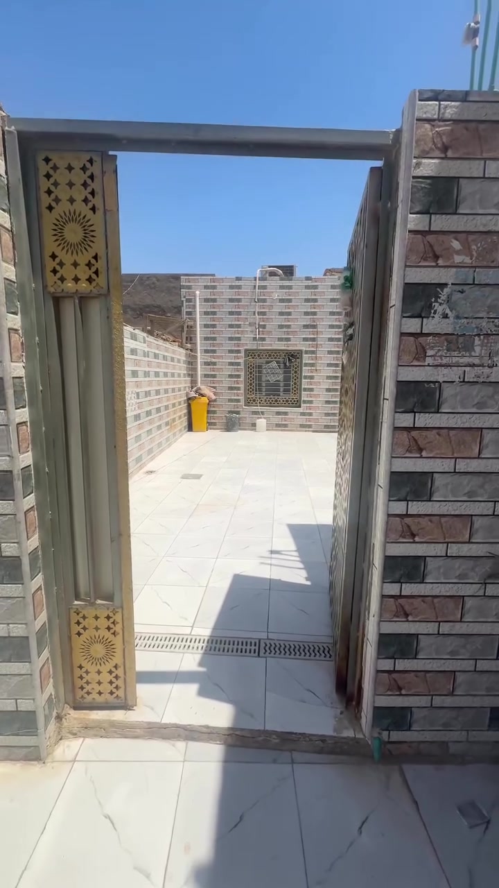 #الفراشة_الذهبية_للعقار

📍الرميثة – خلف الملعب القديم

🏡 بيت للبيع بمساحة 250 متر
يتكون من:
▪️ غرفتين
▪️ صالة
▪️ مطبخ
▪️ استقبال
▪️ مجمع صحيات خارجي

💰 السعر:70 مليون مع المجال

📞 للاستفسار***********
 أكثر أو زيارة المكتب:
مكتب الفراشة الذهبية للعقار
حي المهندسين قرب المدرسة الثانوية العراقية للبنين
