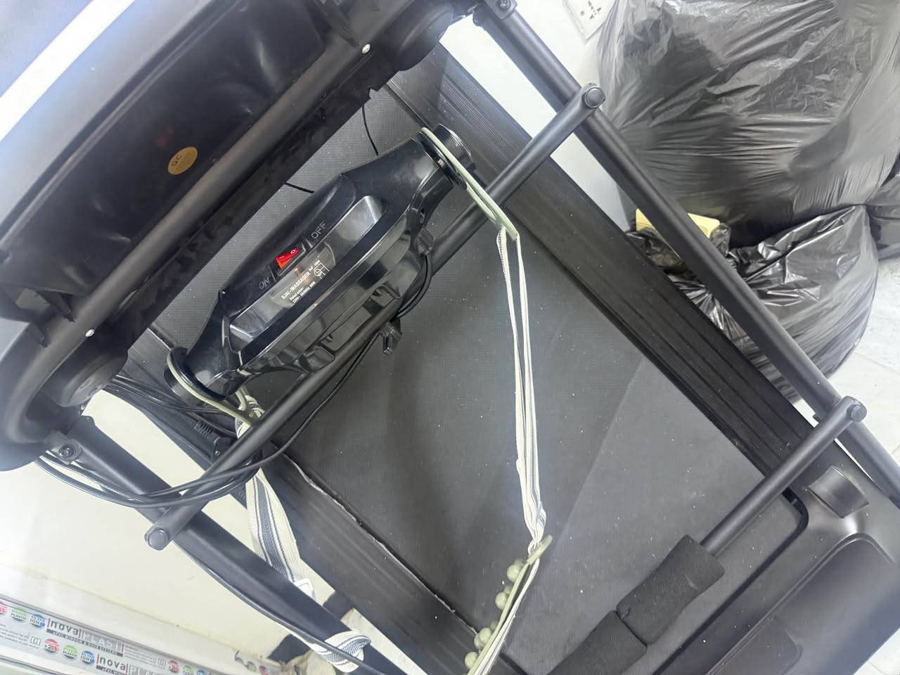 جهاز جري ممستعل ابد بعده بلايلون. ماته  اخذته 250. رايدته 150 قفل عنواني بغداد صليخ. يتحمل وزن 120 كيلو  بيه حزام هزاز  وتساب *********** بغداد, العراق
