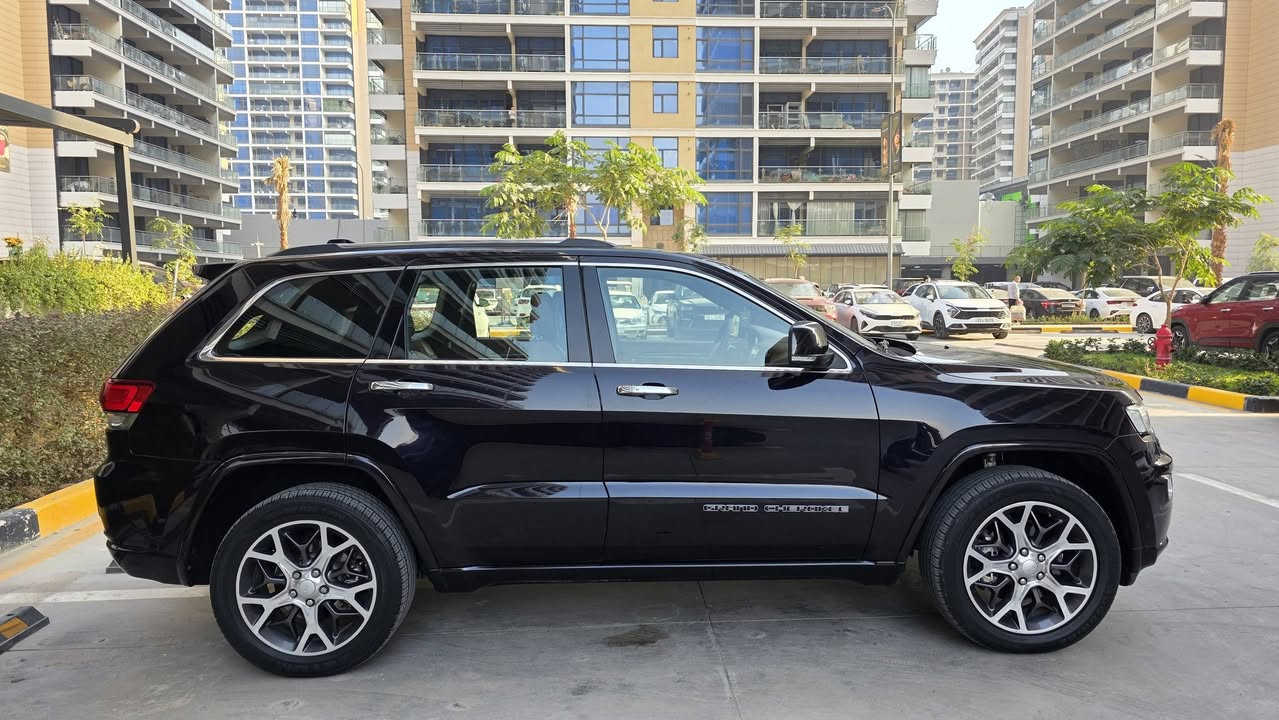 جيب اوفرلاند (خليجي وكاله)
موديل 2020 (داخل لونين المرغوب) رقم بغداد الجديد بأسمي . سياره مكفوله من الحادث والصبغ والتبديل شرط الفحص فقط بارد جدآ بسيط ..
عداد المسافه 70 الف
المواصفات 
محرك 6 سلندر 3600
بصمة تشغيل + بصمة ابواب 
تشغيل عن بعد 
جكات
مانع انحدار
بانوراما قطعتين
زراك لايت
داخل لونين مشمشي المرغوب 
كشنات جلد 
كشنات ثنين كهرباء
كشنات تدفئة وتبربد 
كشنات الخلفيه تدفئة
ستيرن تدفئه
كشن خزن (ميموري)
سستم صوت
ستيرن كهرباء
شاشة_امامية كبيرة (12 inch) الجديدة_كليا
شاشة عرض الاعطال
صندوك كهرباء
رادارات جانبية
نظام تزحلق
فور ويل
متعدد أنظمة القيادة (ثلجي, رملي,طيني,صخري)
دبل كير (عادي + اوتوماتيك) 
ناقل حركة 8 نمر
نظام سبورت دكمة
نضام اقتصادي ECO
دبل حساس(امامي + خلفي)
ماسحات اوتو تعمل تلقائيا عند نزول للمطر
مري كهرباء (شفط) AUTO
مري قلاب عند الرجوع الى الخلف
مري جانبي تدفئة
مرايا جانبية حساسة للضباب تعمل تلقائياً
اشارة بالمري 
لايت عدسة زنون (عالي + ناصي) متحرك مع الستيرن
بك لايت ضبابي
ويل حجم 20
تنبيه للاصطدام وتوقف تلقائي
مكان السياره بغداد السيدية 

رقم *********** / ***********
