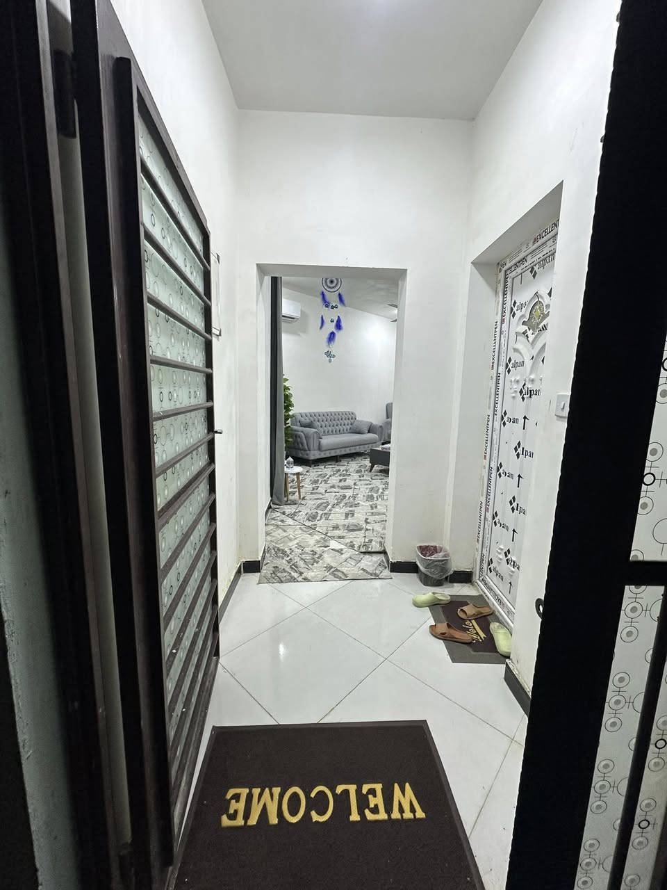 بيت للبيع
مرحله ثانيه جاهز للسكن 

شارع ١٥ متر 

بي اضافه غرفه فوك + مطبخ حار 

البيت بي ثلاث غرف مع مطبخين حار بارد 

تدفع فقط ٩٥ مليون 

البيت صاعد مصرف عقاري مطلوب ١١٠ مليون فقط تغيرر كفيل 

للاستفسار اكثر المراسله او الاتصال على 

***********
