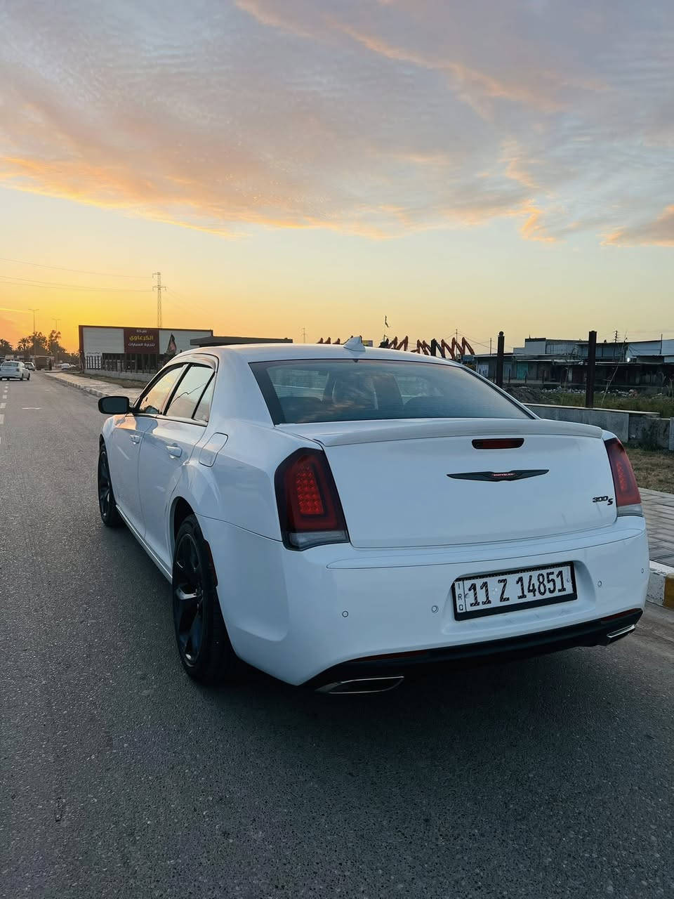 للبيع او مراوس حسب القناعه
كرايسلر اوباما 2023 وارد امريكي 
 مرقم بغداد. 
فول مواصفات S
تبديل باب وجاملغ نفس اللون 
بانوراما 
مقاعد جلد S
تشغيل عن بعد 
اشاير مري
نقطه عمياء 
لايت زنون 
محرك 6
حجم المحرك 3600
كير موس 
كير شفتات بالستير 
حساس امامي 
حساس خلفي 
كامرا 
شاشه كبيره 
السعر 320ورقه.  
العنوان الحله شوملي شارع المعارض قرب السيطره 
الاتصال على الارقام التاليه 👇 
***********
***********
اخواني الاعزاء اتصل وبيك خير ودلل  او تجي خاص ويدلل متواجد 24 وتساب مازنجر اتصال هاتفي
