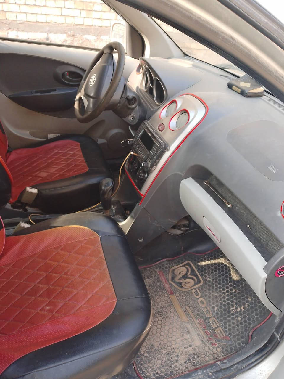 السلام عليكم سيارة فاو صيني موديل 2013 كير محرك نيسان ياباني اوتوماتيك السعر 21 وبيهه مجال قليل العنوان بغداد قرب حي البتول الرقم ***********
