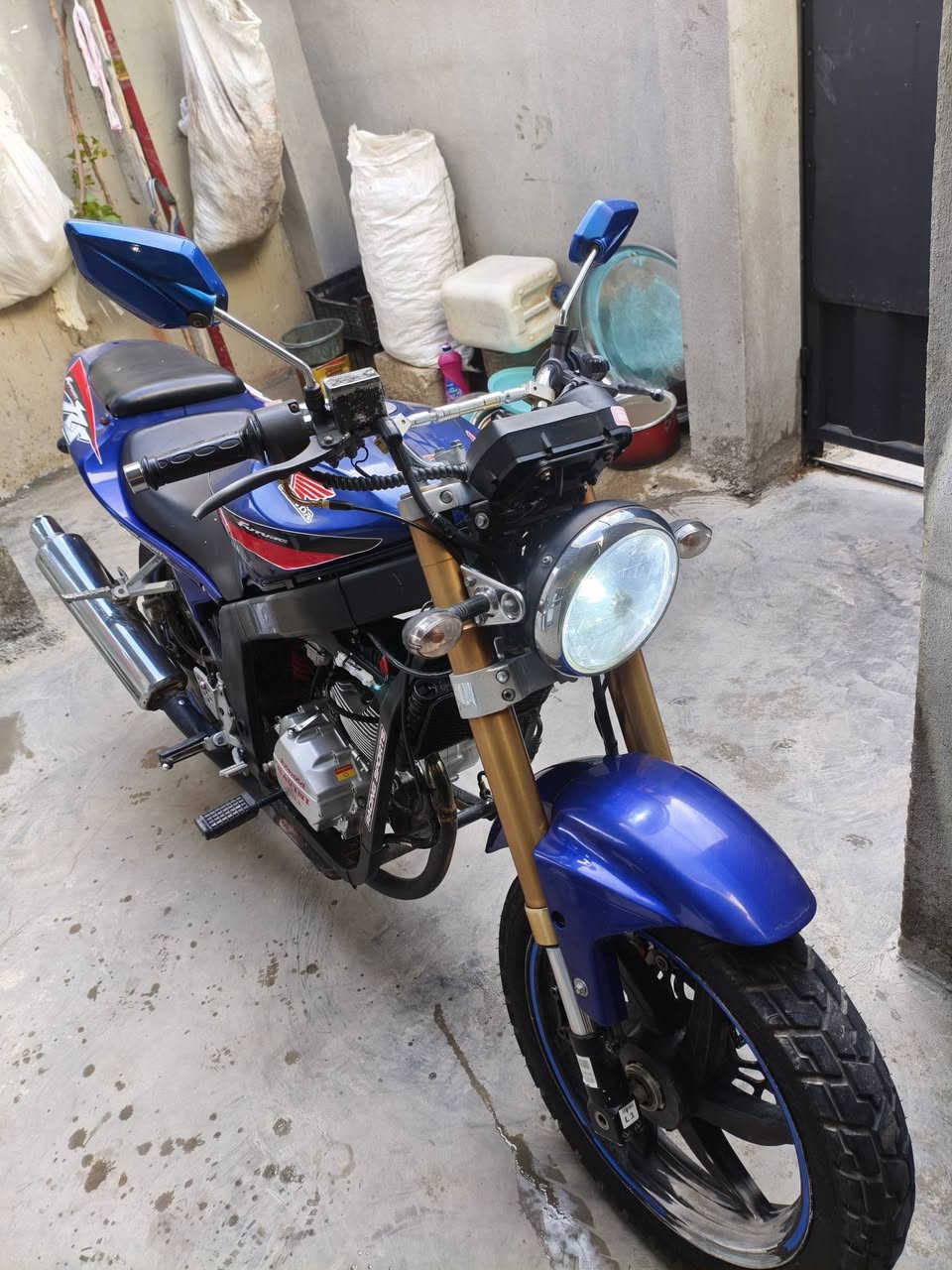 السلام عليكم ماطور للبيع هايسونج ماناقص شيء شغال شرط محور محرك سافين 25 سعر 6$واتساب ***********📍الموقع اربيل قشتابه
