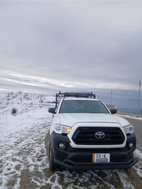 پیکاب تۆیۆتا تاکۆما 2023 • رەنگی سپی • ٤ پستن  • تاک اکسل • تەک نیو بۆ...