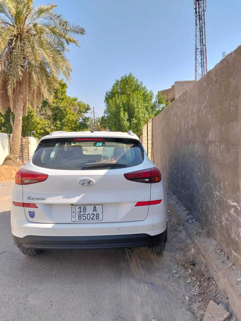 هيونداي توكسان موديل 2019 ماشيه 100الف كيلو مكفوله كفاله عامه مواصفات عاديه بيه رصعه بسيطه جدا رقم بابل مكان السياره بابل /جبله السعر 185 مجال بسيط لايت خمس عدسات سايد بريك برجل***********
