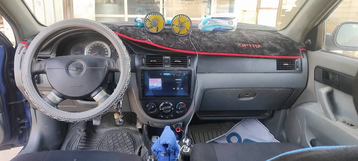 السلاام عليكم
اوبترا 2005 كير عادي مكينة نظيفه
سياره جديده خير من الله
صدر جديد
منظومة تبريد جديد
تخم تاير 
كهربائيات كلها شغاله
كامره وشاشه
بيها ضربه بالجاملغ الي وره السايق مبينه بالصور
مكاني بغداد ابو غريب
سعرها 55 وبيها مجال بسيط
*********** بيه واتساب ورصيد ممتواجد فيس
