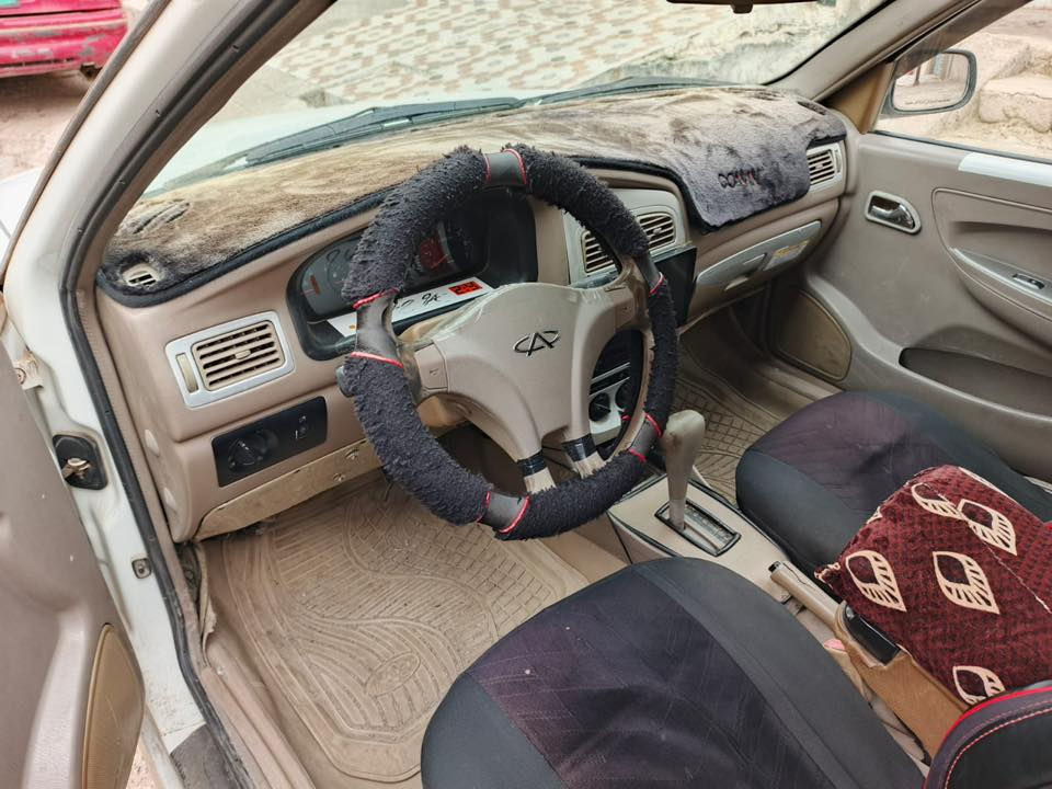 كوين ابيض 2010 بيها صبغ ثلاثة قطع مكينة  يارس بيها تنقيص كير توماتيك بيها كابون ورقي السيارة باسمنا سنوية جديدة رقم بغداد مسطرة بدون ضرر وحلوة السعر ٤٥ $وبيها مجال الاستفسار  ***********
