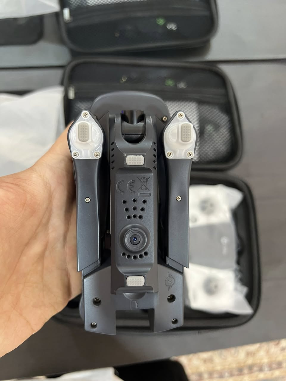 سلام عليكم
درون HS175 D كامل ملحقات بطاريات 2 بس وحده مستخدمه الثانيه ممستخدمه شواحن 2 كذلك بس وحده مستخدمه ريش احتياط ممستخدمات كامله مكمله وشرط الفحص تجي تطيرها وتشوف الكاميرا, مكاني بغداد والسعر 150 وبي مجال


**إذا كنت صاحب هذا الإعلان وتريد حذفه لأي سبب، رجاءا أرسل رسالة إلى الدعم الفني**