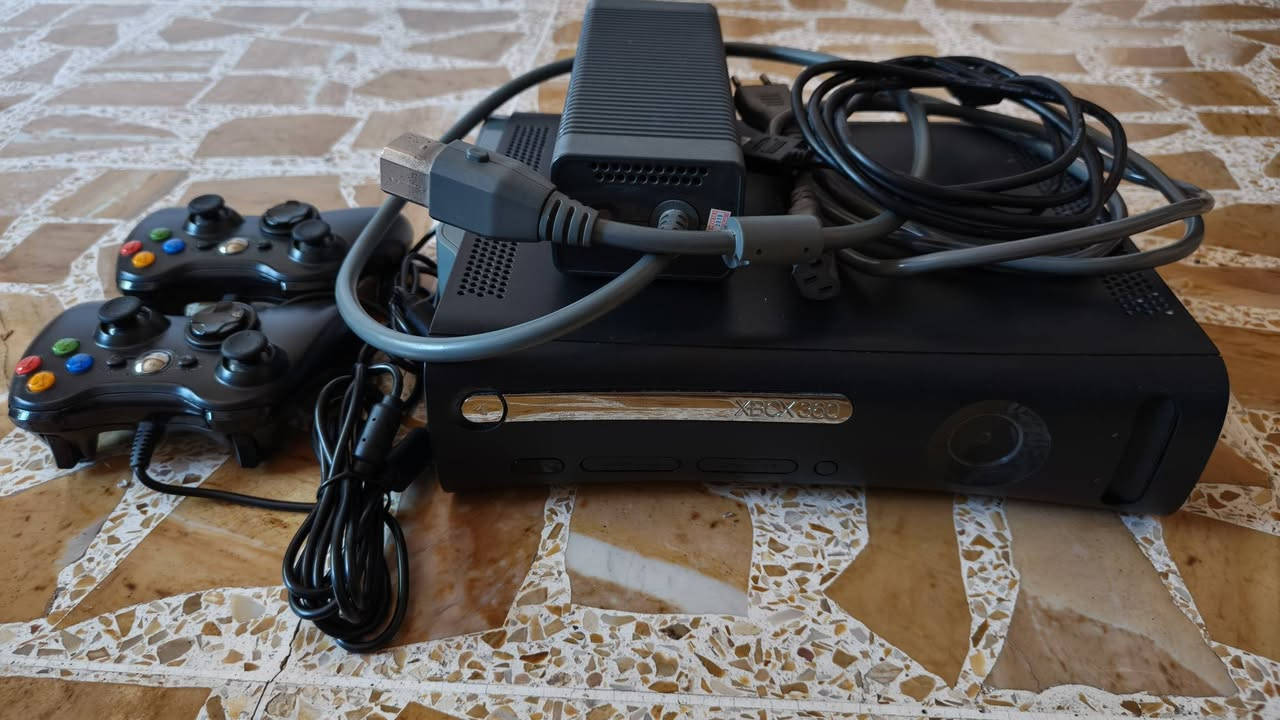 Xbox 360
ويا كامل الملحقات و يدات ثنين واير السعر ١٠٠


**إذا كنت صاحب هذا الإعلان وتريد حذفه لأي سبب، رجاءا أرسل رسالة إلى الدعم الفني**