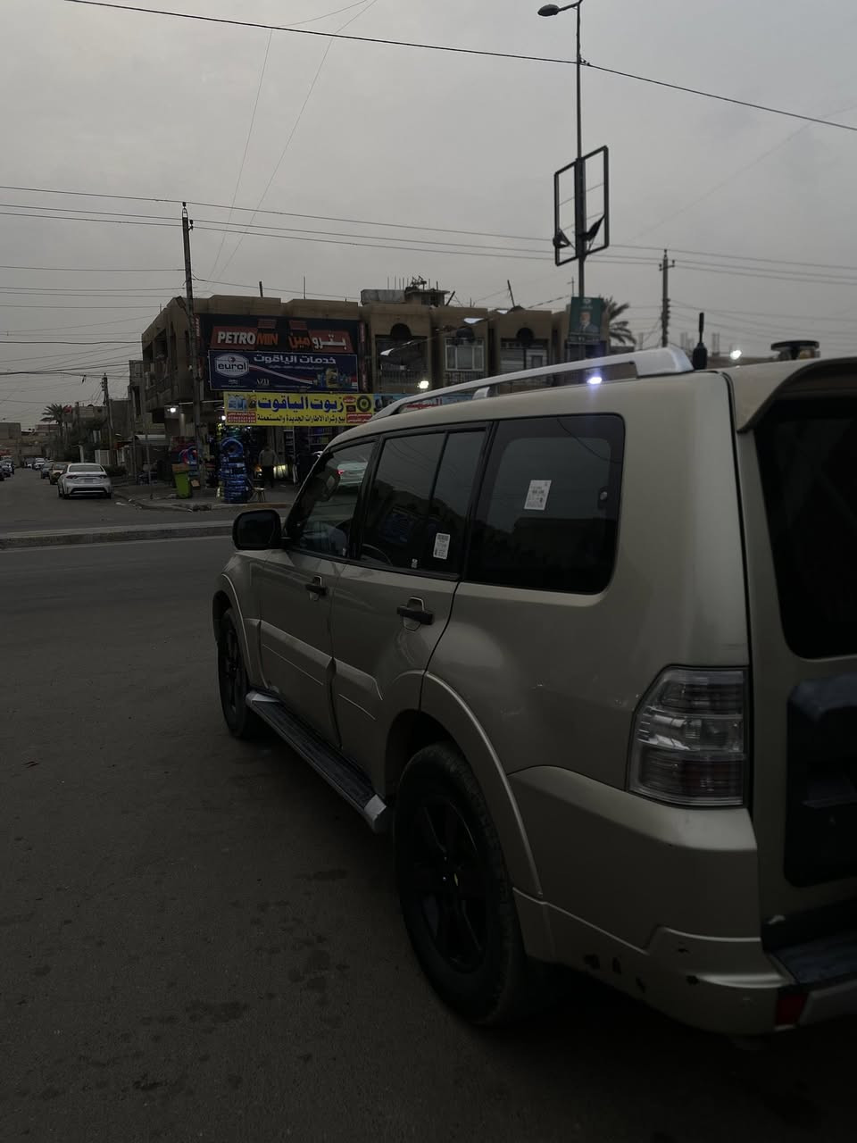 السلام عليكم
باجيرو موديل ٢٠٠٨ 
للبيع 
السياره كفاله عامه 
مواصفات 
شاشه 
تبريد خير من الله 
تحكمات ستيرن 
كشنات كهرباء 
فتحت سقف 
ثلاجة 
السياره خير من الله 
صدر جديد 
هزة جديدة 
رقم دولي جديد 
محرك السياره ٦سلندر ٣٨٠٠ 
السعر (١٢٨) وقابل للتفاوض 
العنوان /بغداد / حي العامل 
للاستفسار مراسله الرقم واتس اب 
***********
