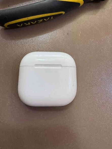 ايربودز نظيفة للبيع
مكاني بغداد للاستفسار اتصال فقط 
*********** واتساب
