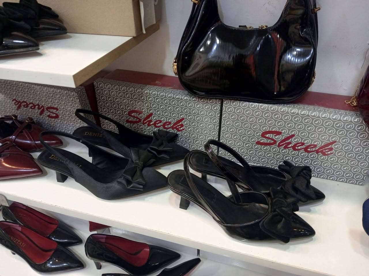 سعر الشوز 12فقط تركي مو شي قياسات كاملة


**إذا كنت صاحب هذا الإعلان وتريد حذفه لأي سبب، رجاءا أرسل رسالة إلى الدعم الفني**