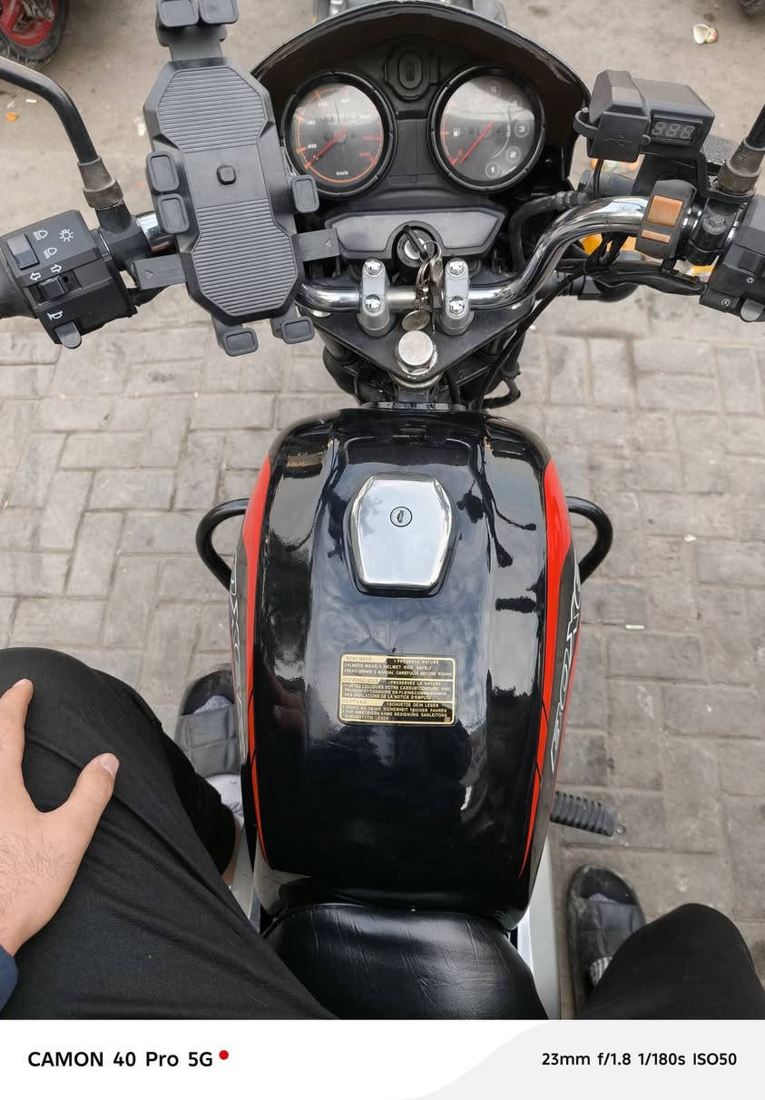 سلام عليكم بوكسر مديل 20 كامل مرقمه لوحات بسمي رايده مليون٦٠٠  بيه مجال نشا الله بكاني بغداد مدينه الصدر ***********
