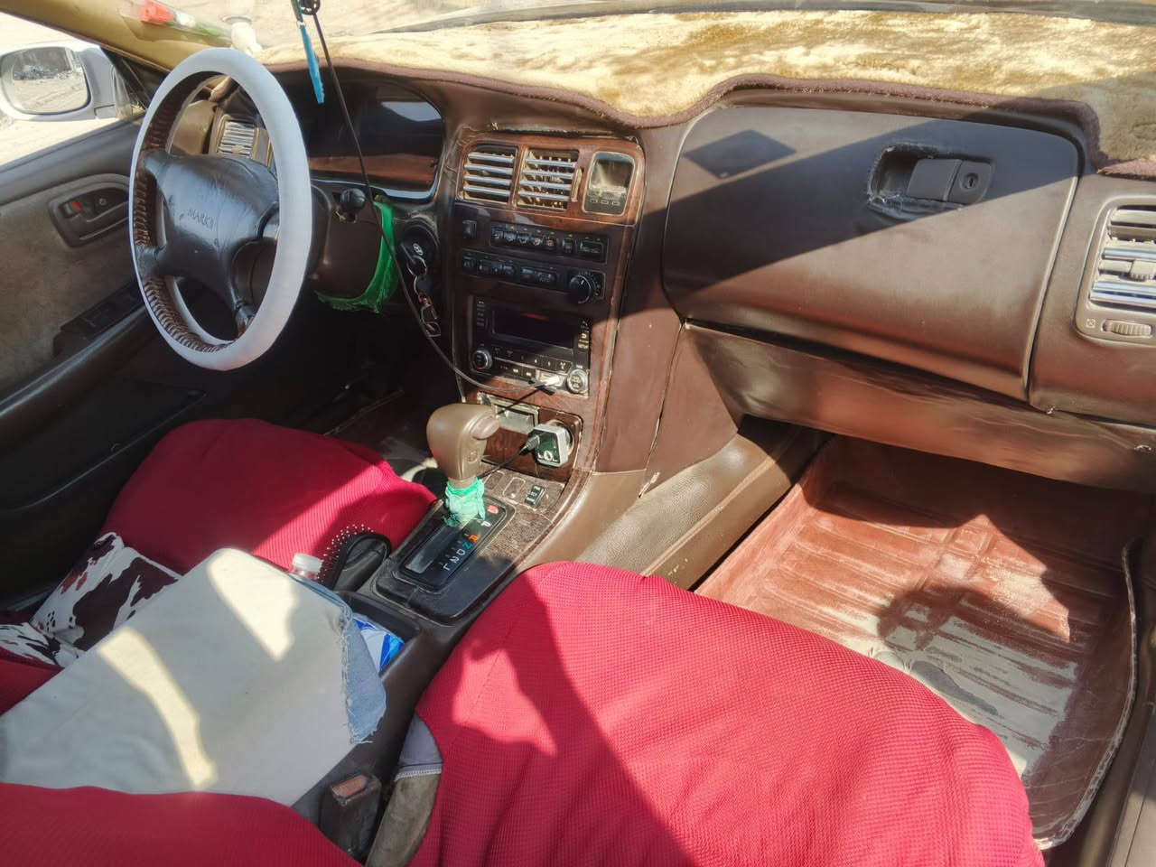 السلام عليكم
سيارة مارك للبيع موديل 2000 مكفوله كصه ونقل وضربه قويه مكفوله مكينه وكير كهربائيات شغاله كله حداده وتاير تبريد نقص كبريسر مكينه ونجي  السعر65
العنوان :البصره/سفوان
رقم الهاتف:***********
