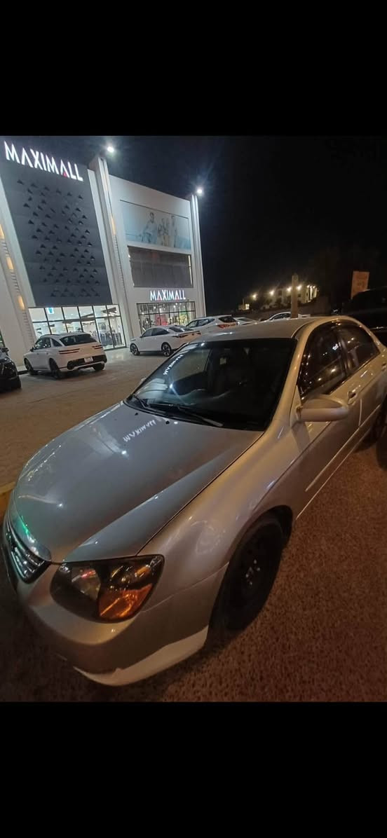 السلام عليكم للبيع فقط كيه سبكتره موديل 2008السياره تبريد حداديه تخم تاير المكينه كير خير من الله تجي وتشوف بعينك السياره مصبوغه اثر جراد فقط اكرر اثر اجراد مكينه 2000 رقم كربلاء السنويه لغايت 2029 السعر 78قفل رقمي ‏‪***********‬‏
