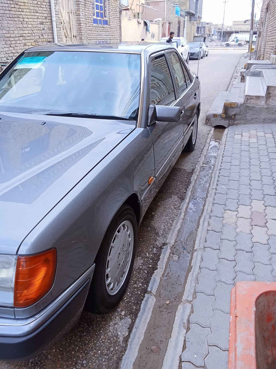 السلام عليكم مارسيدس دب للبيع موديل 90 رقم بغداد مشروع وطني مكينه بلاد 300 تبريد شغال سياره مكفوله قواعد دبل بس مصبوغه جماليه رقم الهاتف لاستفتار ***********
