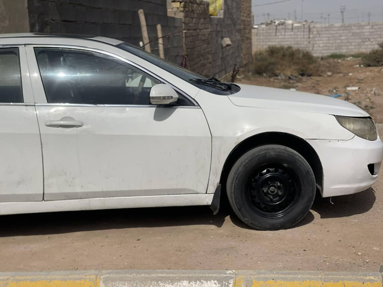 السلام عليكم للبيع سياره مقفوله فقط بها ورد ضربه خفيفه سعر 42،. ***********
