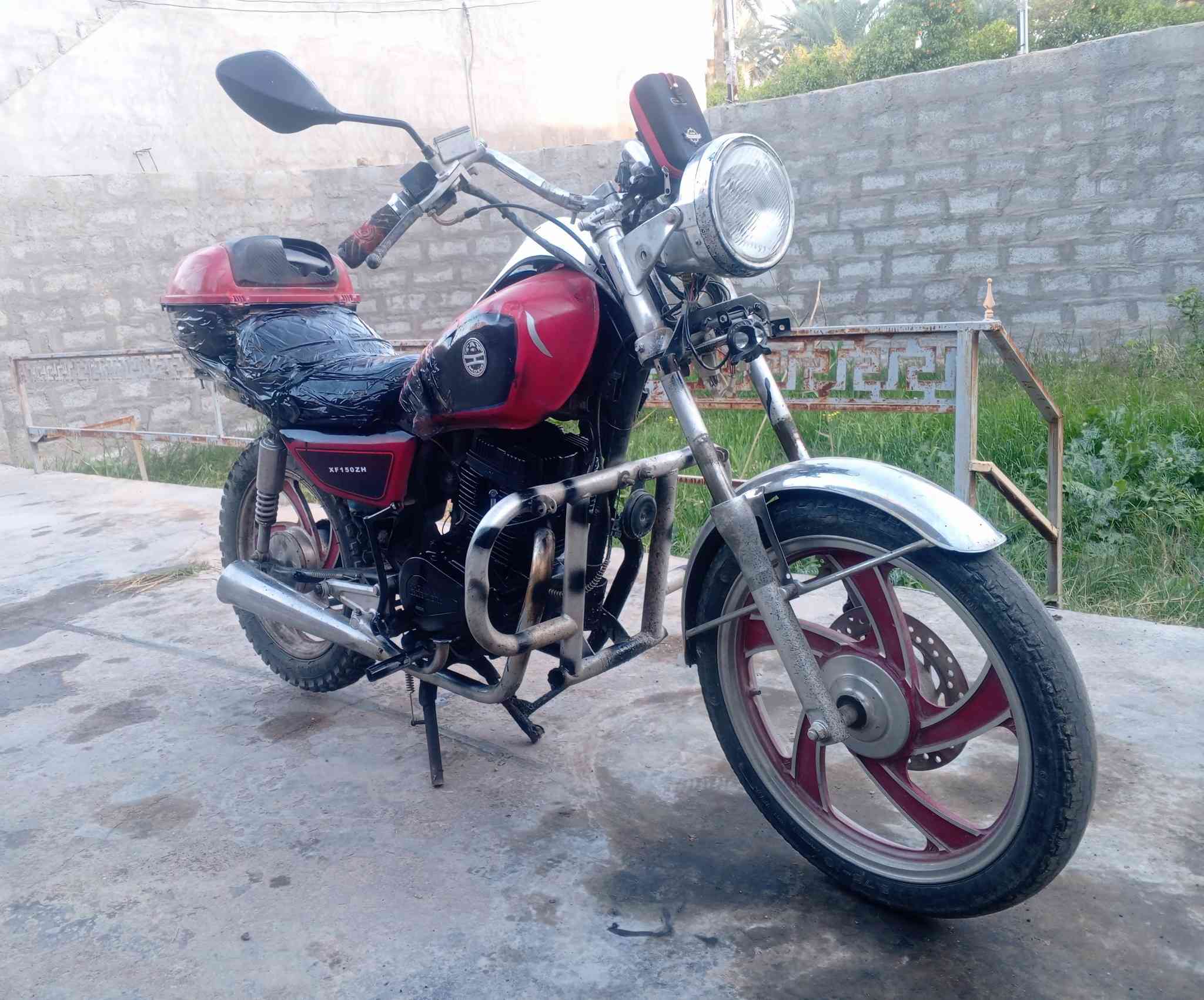 دراجة جني دبل صالنصة
دراجة اعتمادية و اقتصادية نادرة الاعطال 
تشغيل نگرة سلف + 5 گير + محرك ما مفتوح 
ديرلها بانزين  ودهن وتوكل ع آلله 
السعر350 الف وبيها مجال حگ الجية 
العنوان بغداد التاجي قرب جسر الدوار.

‏‪***********‬‏
