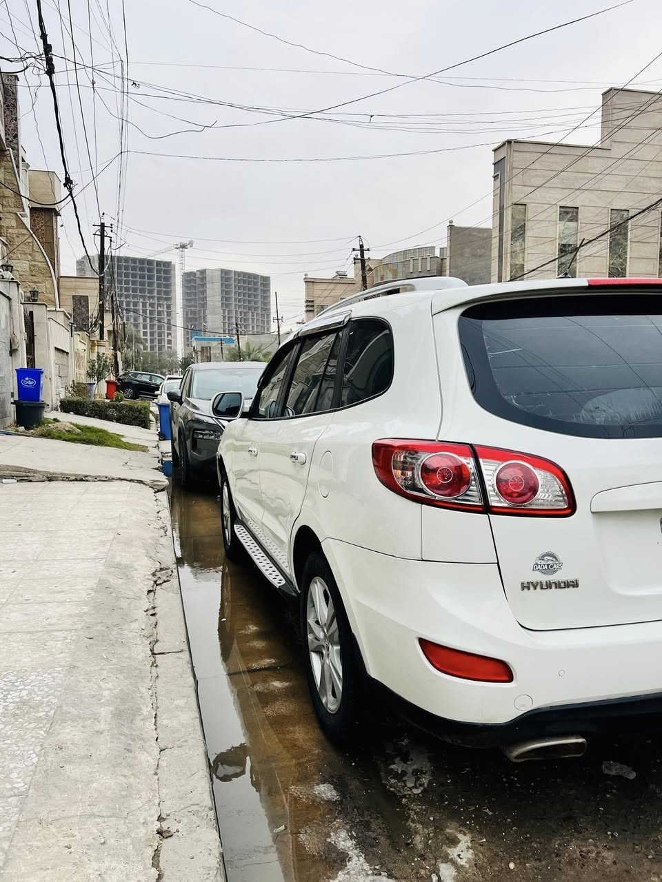 سلام عليكم 
سنتافيا 2010 رقم مميز كركوك 
ماشيه 168 
موصفاته فتحه وشاشه كبيره و7 راكب ومكينه 6 سلندر و3 قطع تبريد مكفوله من مكينه وكير ومكفوله دوسه ابواب جانبيه مري شفط صبغ فقط بارد جاملغ خلفي كد شبر وبارد حافه صندوق خلفي 
بغداد /البلديات حي التجار 
سعر 158 وبيه مجال 
***********
