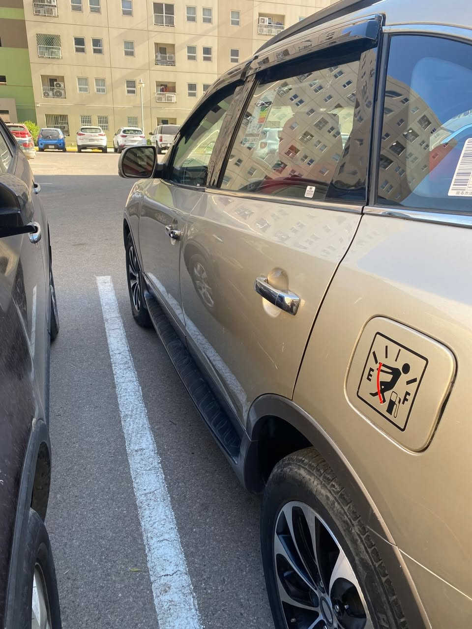 السلام عليكم فيركروز موديل ٢٠٠٨ للبيع مصبوغة حزام  وضربتها جاملغ ايمن والسيارة بحاجة الى بعض الملاحظات  البسيطة
السعر٩٥ ورقة وبيها مجال  السيارة خليجية. 
الاستفسار الاتصال ع الرقم ***********
