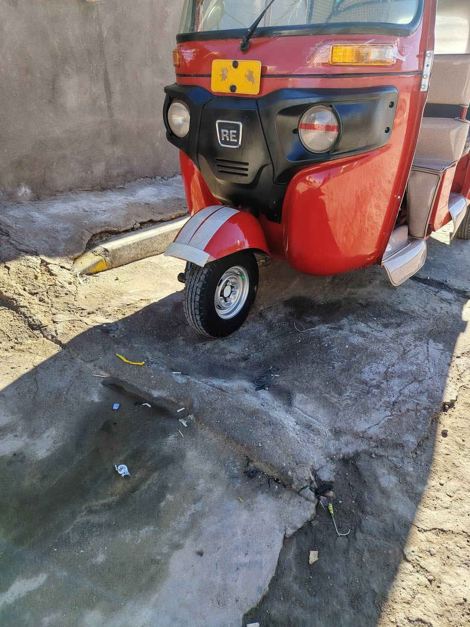 تكتك لبيع موديل 20 شهر 12 رقم وسنويه تكتك نضيفه وحلوه بيه طخات بصيطه ومكينه لا تنيقيص ولا تبخير ناعمه كبل الشارع بيه فراش دوشمه تخم تاير جبلي ستدات جادر جديد كامله مكان ميسان قضا المجر الستفسار تصل علا رقم 📱 ***********. ***********
