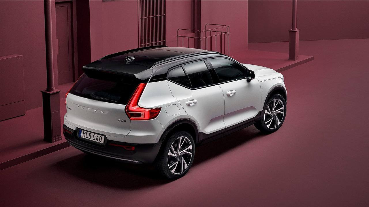 السلام عليكم ورحمة الله وبركاته
عندي من هي قطعتين مال volvo xc40 
موديل 18 فما فوق


**إذا كنت صاحب هذا الإعلان وتريد حذفه لأي سبب، رجاءا أرسل رسالة إلى الدعم الفني**
