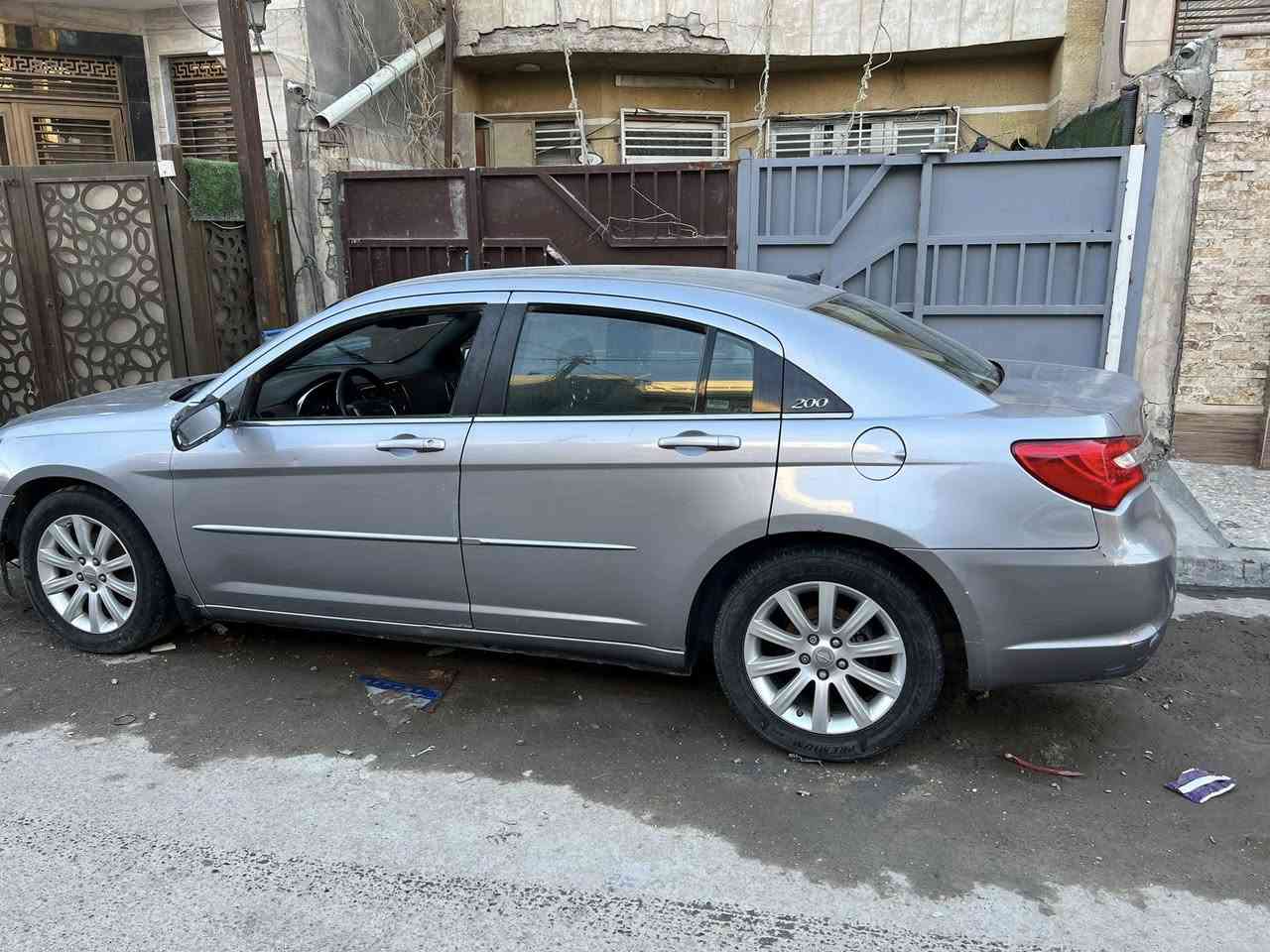 سلام عليكم للبيع c200  . ٦ سلندر  موديل ٢٠١٣ بيهة صبغ جاملغ امامي وقبق صندوق تبريد شغال بلكات جديدة براد جديد باتري جديد سيارة يرادلهة لايتات وكتف المروحة ماندلة السعر ٧٥ ورقة 
***********
