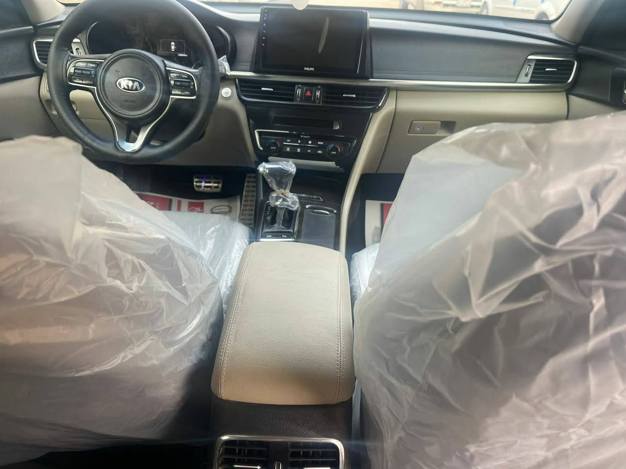 سلام عليكم اوبتيما 2017 سياره مكفوله كفاله عامه فول عدا البنراما السعر 180 بيه مجال مكان سماوه الرميثه  رقم راعي سياره ***********
