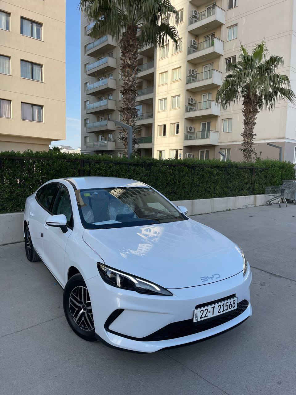 السلام عليكم ورحمة الله🙏
 اBYD سيل 0.5 للبيع 👍 
موديل : 2025 __ ماشيه : 5 الاف 🔹 
ملاحظه ❗ السياره ويل كب الكرووم مو العادي و داخل البيجي مع الشاحنه الاصليه 🔸
سياره مرقم اربيل كامل ✔️ 
مواصفات النصف فول 👇 
شاشة _ كامره _ حساسات خلفيه _ تحكمات ستيرن كروز سرعه _ لايت زنون _ تبريد خلفي _ بصمه _ اوتو هولد _ كشنات جلد 
((مكاان السياره اربيل 📍 )) 
السعرر 126 وبيها مجال بسيط جداا 
*********** يوجود واتس اب
