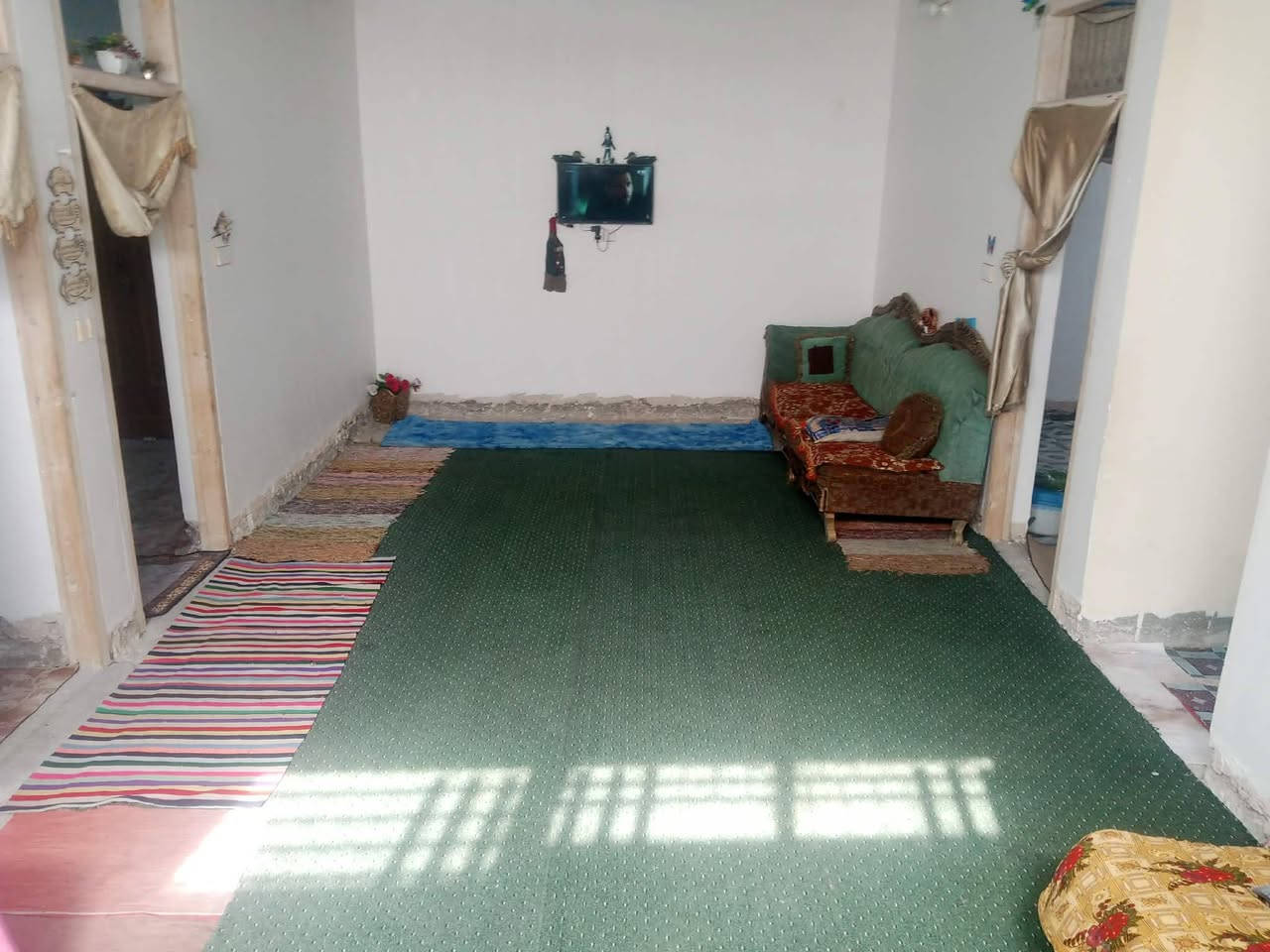 السلام عليكم  بيت للبيع ⚠️
النزال19 الواجهيه16
المساحه الكليه 304 م 
العنوان هور رجب العدوانيه شارع خفاجه 
غير متواجد على الخاص فقط على هذا الرقم *********** 
السعر 70مليون
