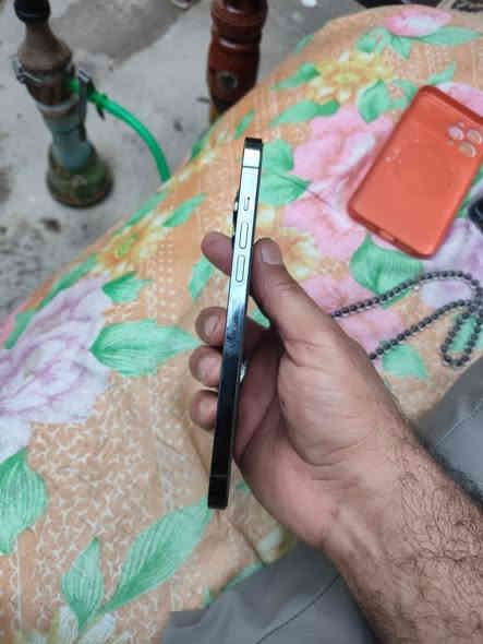 ايفون 13  برو ماكس وتر برو جهاز نضيف كلش نضافة99% ذاكرة256 بطارية75 بلادية سعر 700 بي مجال 
رقم:***********
