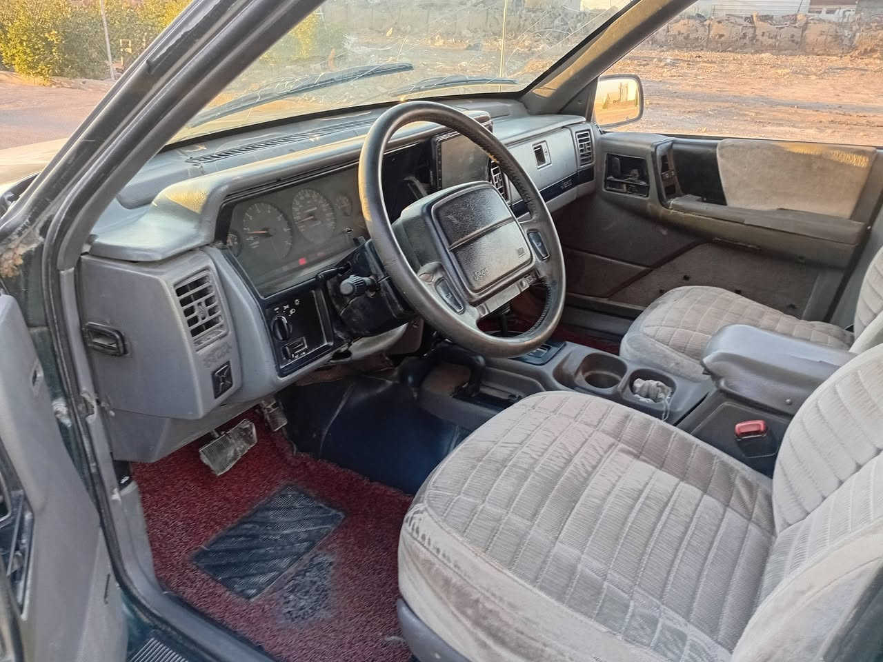 السلام عليكم جيب شيروكي موديل 95 رقم بغداد تحويل مباشر سنويه جديده مكينه وكير بلاد مكفولات تخم تاير صدر جديد دواخل جديده سنتر لوك كهربائيات كلها شغله سعرها 45 وبيها مجال اللشراي ***********
