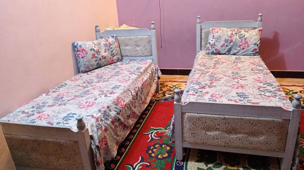 غراض بيت كامله للبيع تخم قنفات12 مقعد ب650 بردات ب100 هيه وتول  زوليه  150  وزوليه زيتوني ب150 جرابي الوحده ب70  عدد2 ميز و5 كراسي السعر70 الشراي يراسل خاص العنوان فلوجه الجغيفي الثانيه


**إذا كنت صاحب هذا الإعلان وتريد حذفه لأي سبب، رجاءا أرسل رسالة إلى الدعم الفني**