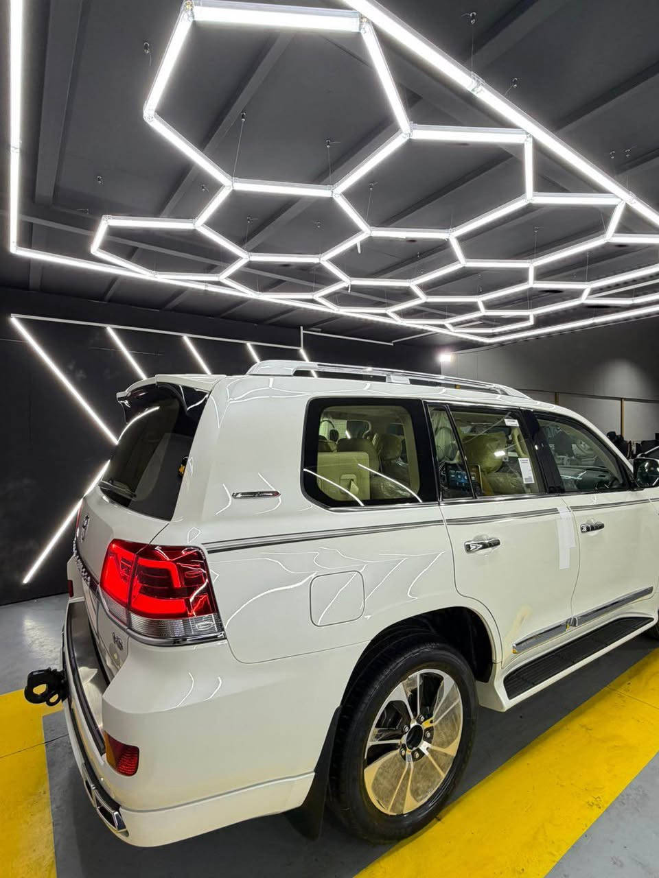 تۆیۆتا لاندکرۆزەر 2021 GXR شەریکەی ساس 🔷
 ٦ بستۆن مواسەفات فوول گراند تۆرینگ 
 ٥٠ هەزار كم هەزاری حەقیقی ڕۆشتووە 🔷
ئەشیاو گاعی و هەردوو بەصمە و وەصڵی شەریکەی ماوە

نرخ / ٥٨٨ و معامەلە 🔷
مۆبایل /  🔷***********

ئازیزان سەیارەکە هێشتا دەقی شەریکەیە دەعامی بۆ دەعامی بەشەرت هیچی نیە هەموو گیانی بەشەرت 🔷 
مەکینە و گێڕ بەشەرت نەکراوەتەوە دەنگ و بوخار و دوکەڵی نیە سفر سفرە .. 📦

مواسەفات گراند تۆرینگ فوول فوول ساس
( دەرگا جەگ و لایت ڕەش ،، لید ئیشارەت هەردوو کوشن کارەبا ٣ دووگمە ،، ٥ کامێرا ،، شەغال ،، وایەرلێس چارج ۸ ئێرباگ  ،، تەجیل قورعان ،، کەلە ئایپاد ،، سڵاید ،،بەسمە ،، شەغال ،، سەلاجە  ،،هەردوو کوشن کارەبا ،، کوشن جلد ،، ئاوێنە شەفت ،، نیضامی ئیکۆ ،، حاسەی پێش و دوا کامێرە ،، شاشە و زۆر مواسەفاتی تر ...) 

ئازیزان سەیارەکە لەسەر دەقی شەریکەی خۆیەتی و دەسکاری هیچ شتێکی نەکراوە بەشەرت نوقسانیەکی تیا نیە وەک شەریکەیە ... السليمانية, العراق
