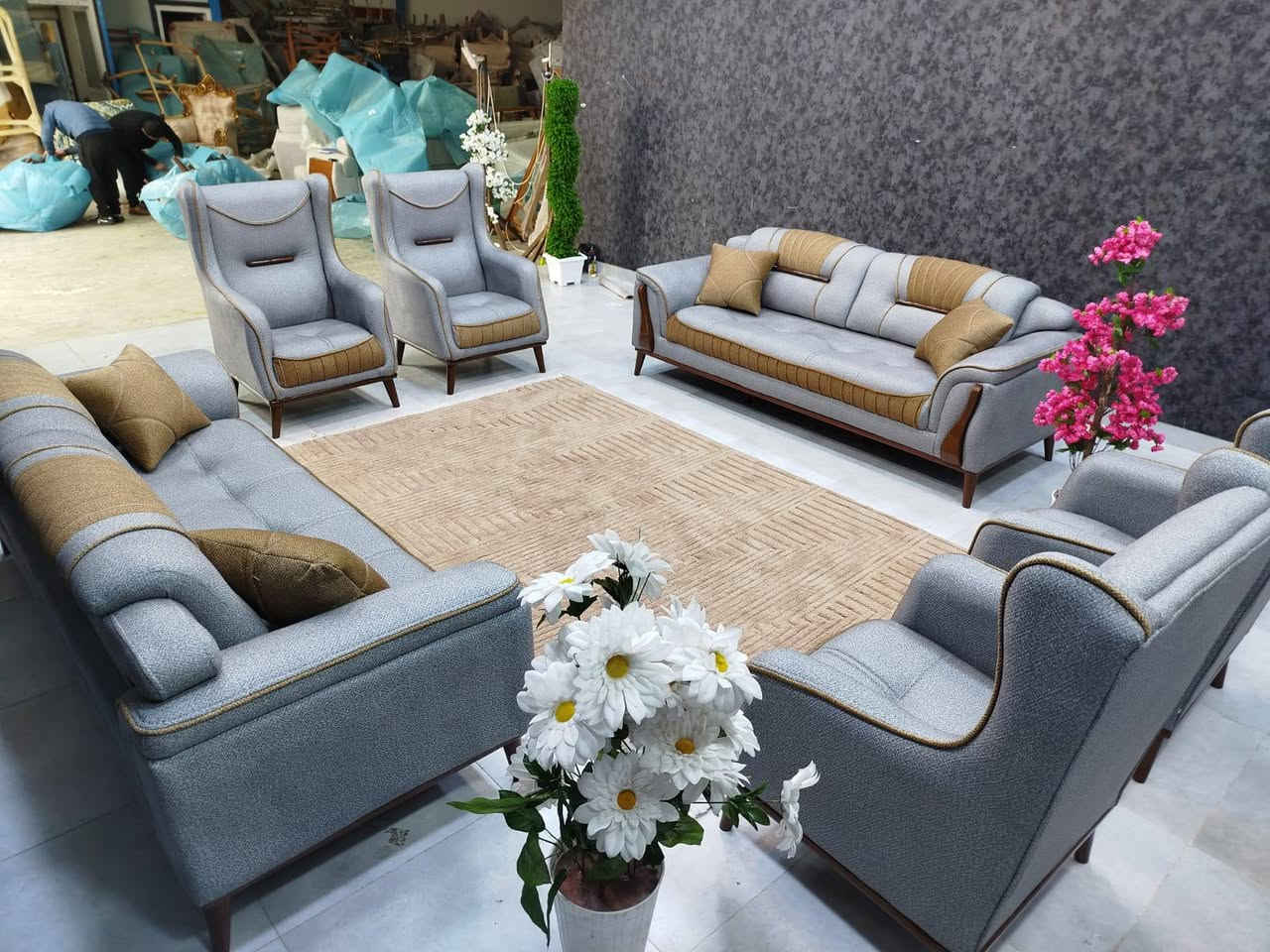 🔥 موديل الصدف الأصلي — فقط مليون و١٥٠ ألف
🚚 توصيل مجاني لكل المحافظات 

💥 10 مقاعد فخامة حقيقية
💥 سفنج سوفت طبي = راحة ملكية
💥 قماش خاول ثقيل وفاخر
💥 ألوان متعددة — تختار على ذوقك

⚠️ الكمية محدودة جدًا — أول ما يخلص، انتهى العرض

📩 احجز الآن قبل ما ترتفع الأسعار
إذا تريد فخامة حقيقية… هذا العرض إلك! 👑🔥

للحجز والاستفسار 
***********
